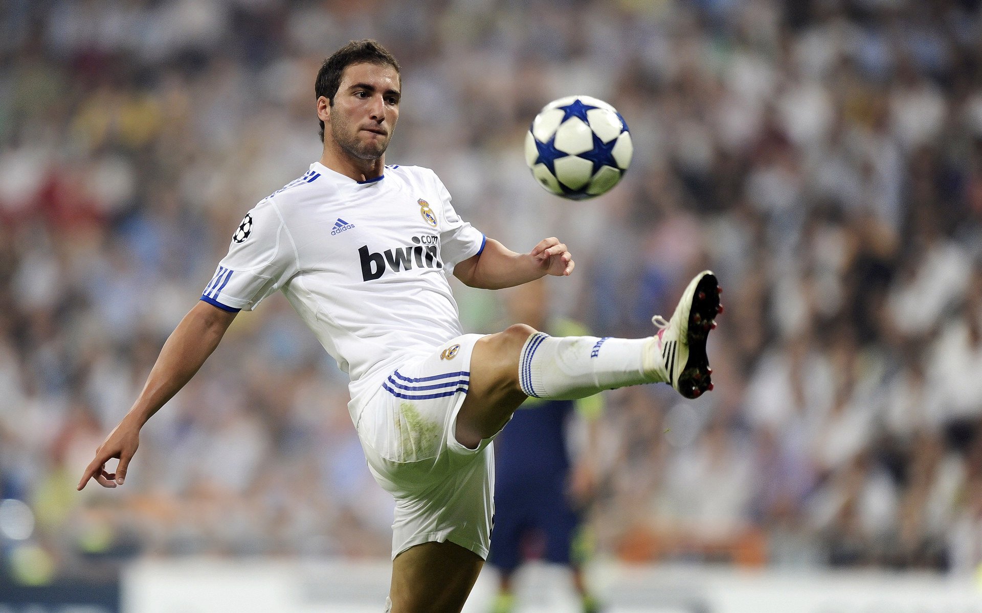 开云官方-“法甲热火朝天，豪门争夺巅峰”，法甲首秀